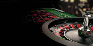 Người dùng truy cập Sảnh game 68win com trên điện thoại di động